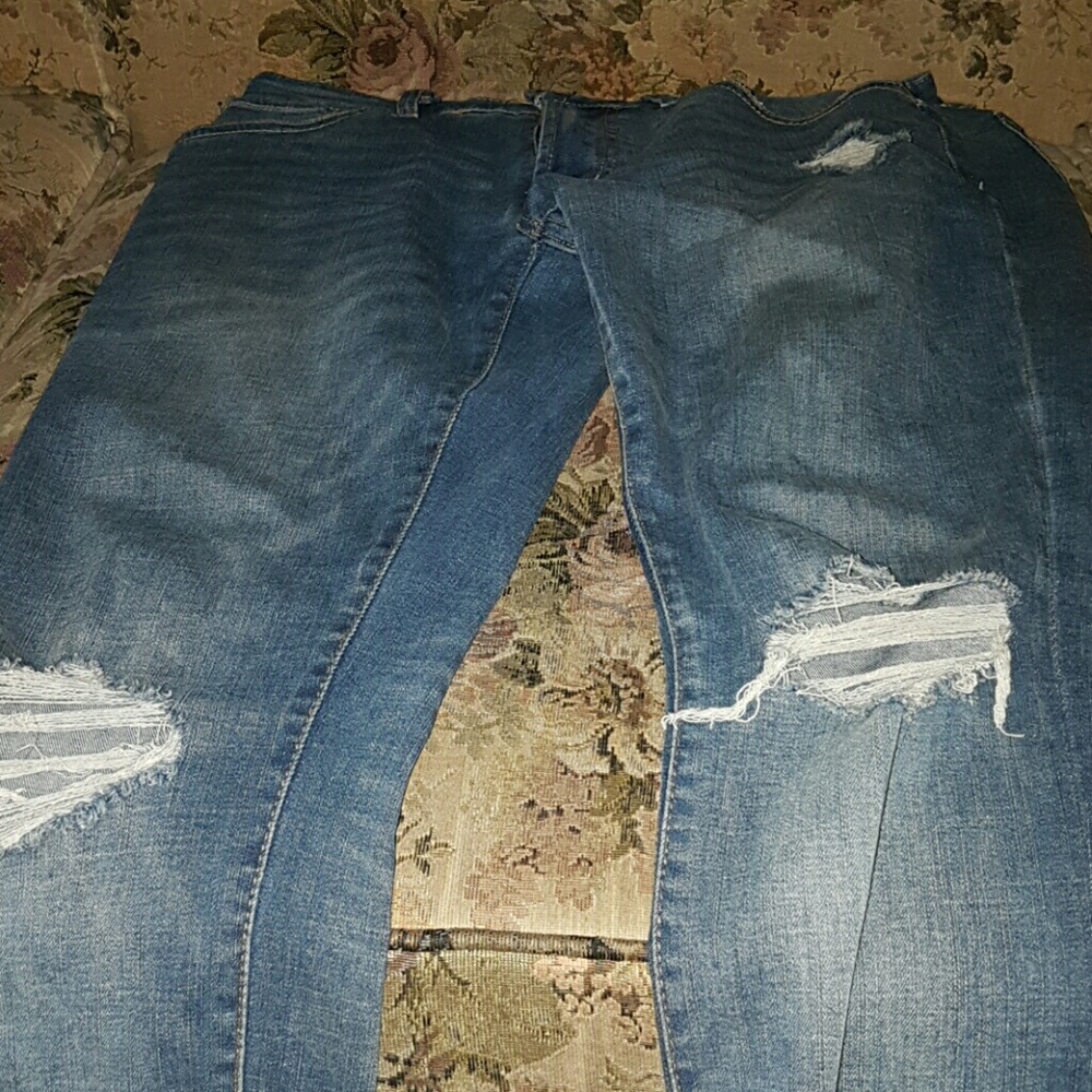 Aeropostale distressed jeans